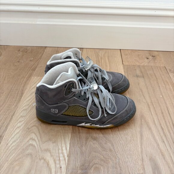 Nike Air Jordan 5 Retro Wolf Grey Kids Boys Sneakers - Picture 4 of 5